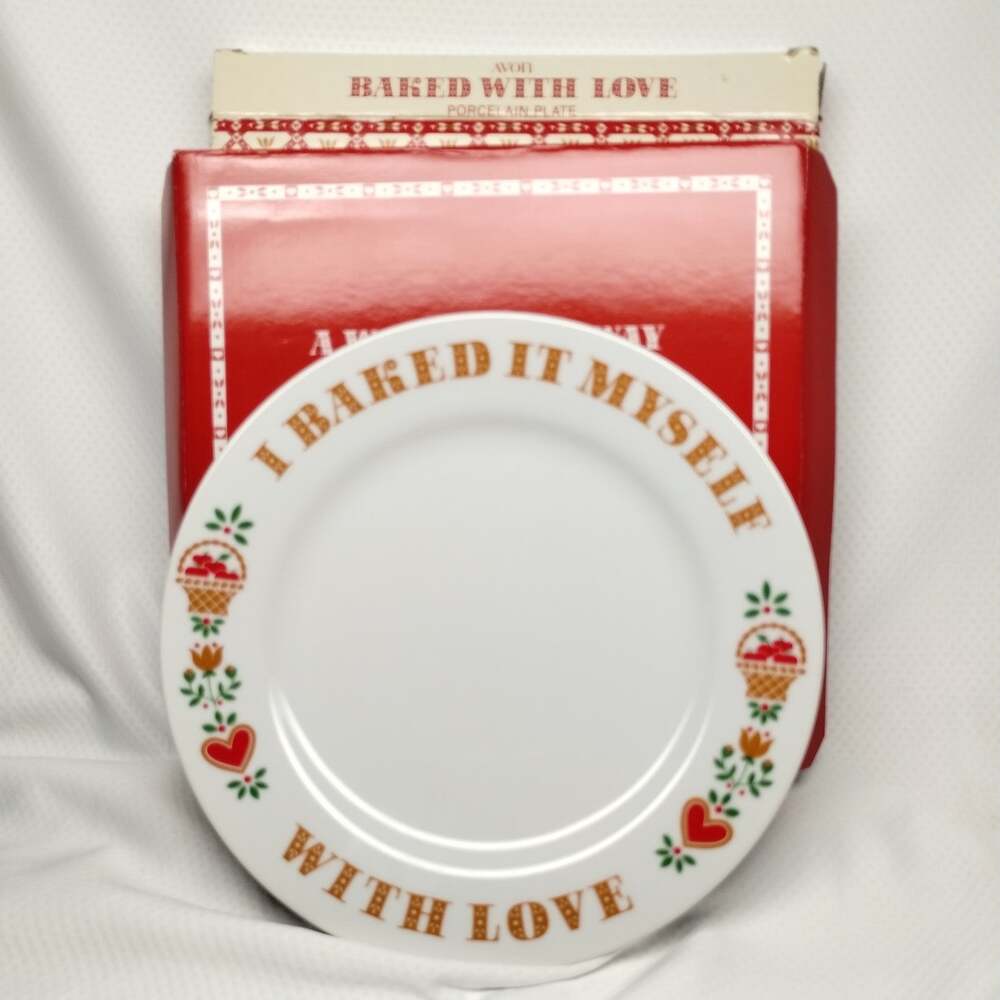 Avon I Baked It Myself With Love Plate 9-Inch 1982 Vintage Porcelain Japan Decor